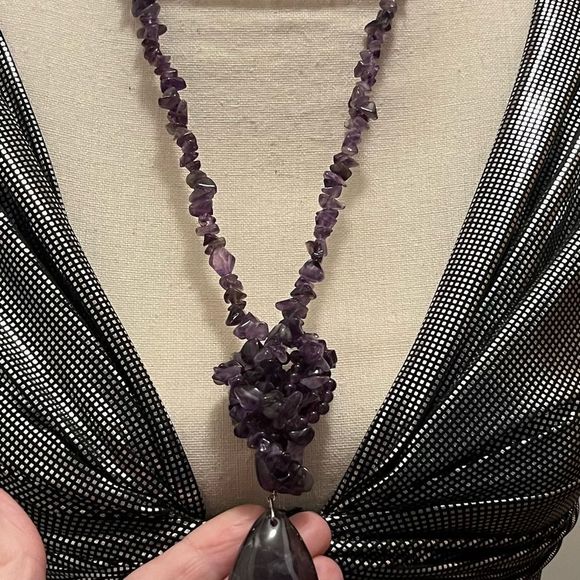Amethyst chip necklace w/pendant - Picture 9 of 12